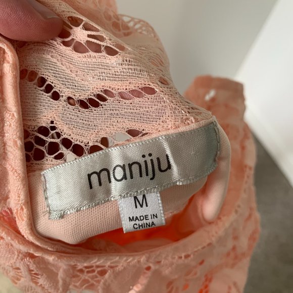 Maniju blush lace evening dress - Picture 9 of 9